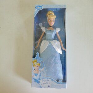 NEW Disney Princess Cinderella doll